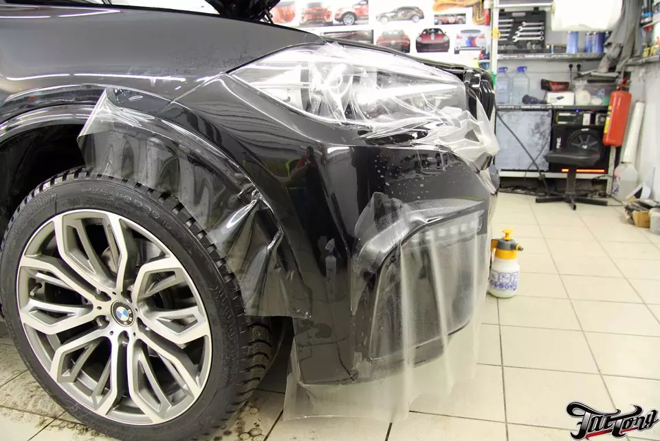 BMW X6. Антигравийная защита обвеса полиуретаном Suntek PPF.
